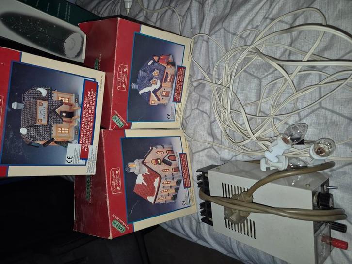 Lemax huisjes met transformator, Diversen, Kerst, Zo goed als nieuw, Ophalen of Verzenden