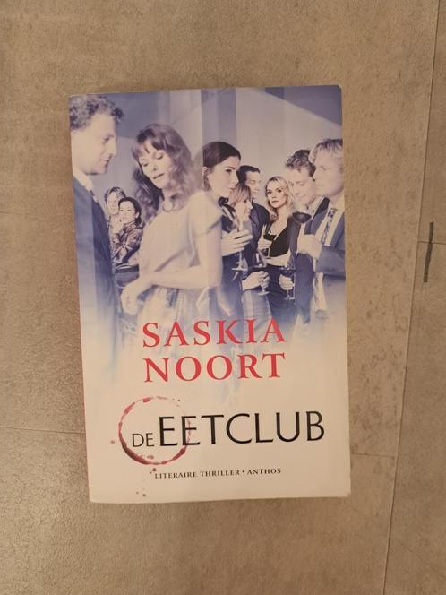 Saskia Noort - De eetclub, Boeken, Thrillers, Zo goed als nieuw, Nederland, Ophalen of Verzenden