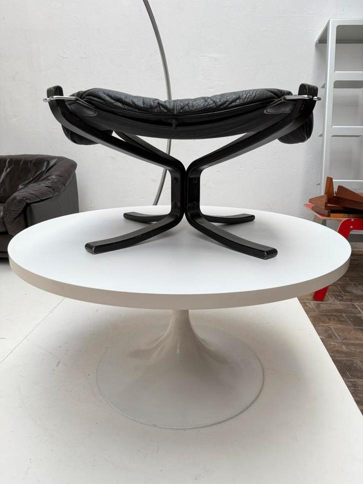 Zwarte Falcon Chair ottoman Vatne Mobler Norway NURIGARAGE, Antiek en Kunst, Kunst | Designobjecten, Ophalen