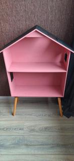 Poppenhuis hout op pootjes., Ophalen, Poppenhuis