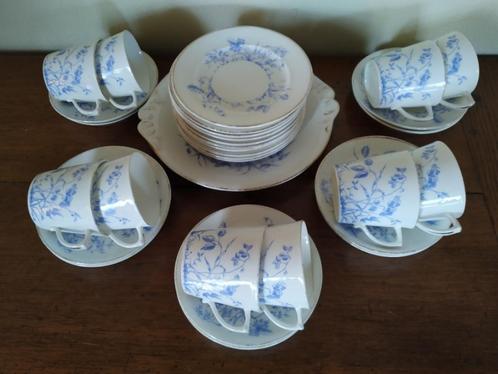 Thee / koffieservies Engels, blauw/wit, 31 delig, vintage, Huis en Inrichting, Keuken | Servies, Zo goed als nieuw, Kop(pen) en/of Schotel(s)