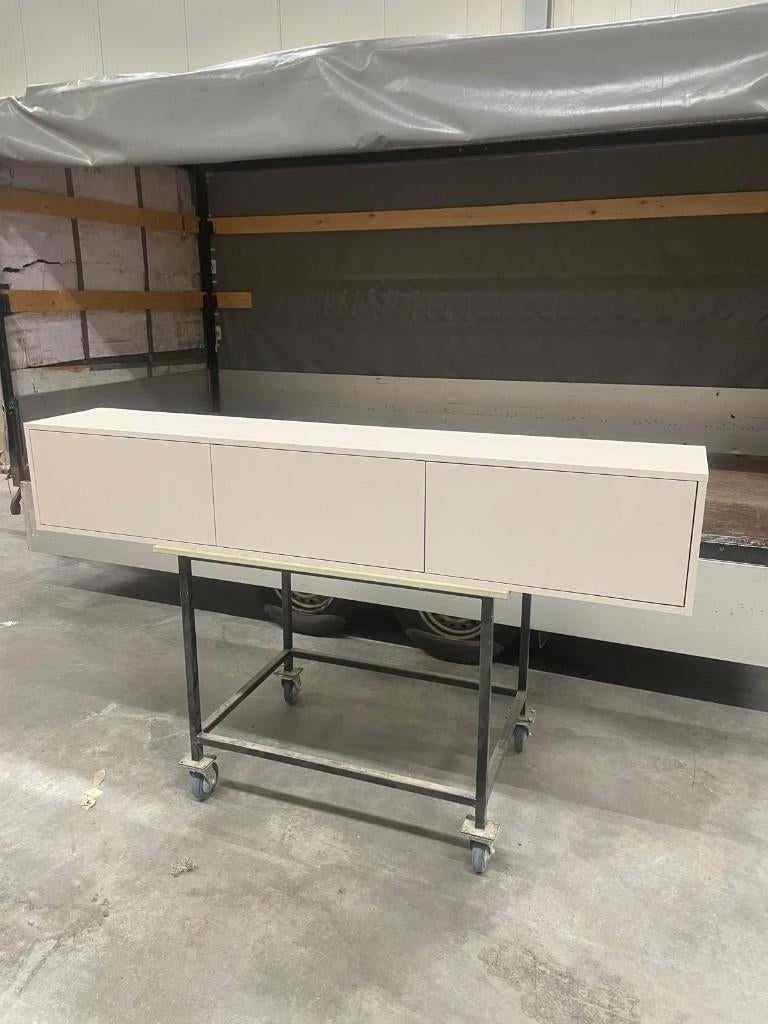 Tv meubel zwevend Kasjmier grijs 200cm lang kleppen, Huis en Inrichting, Kasten | Televisiemeubels, Ophalen, Nieuw, 200 cm of meer