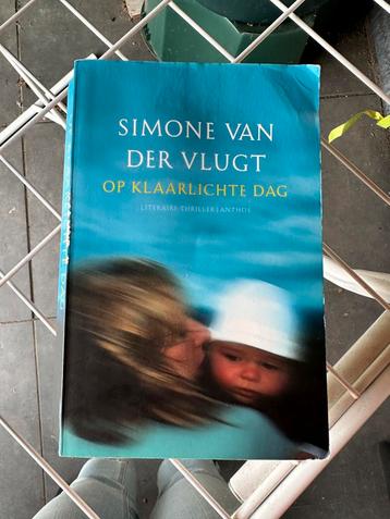 Simone van der Vlugt - Op klaarlichte dag beschikbaar voor biedingen
