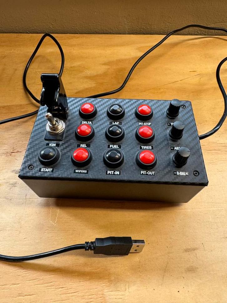 Simracing Buttonbox - Perfect voor jouw setup!, Spelcomputers en Games, Spelcomputers | Overige Accessoires, Zo goed als nieuw