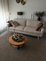 Bank, beige kleur., Ophalen