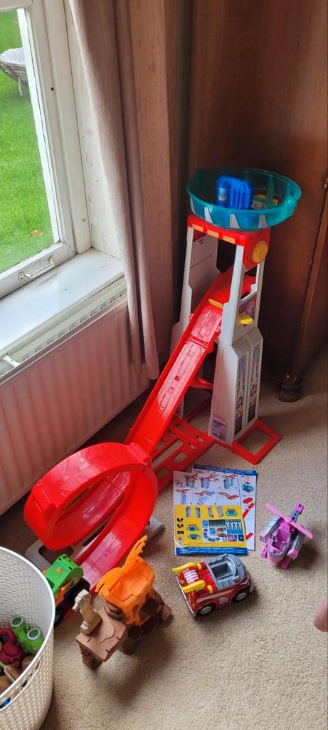 Grote pawpatrol toren, racebaan. 4x mee gespeeld. Teab, Kinderen en Baby's, Speelgoed | Racebanen, Zo goed als nieuw, Handmatig