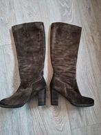 Bruine hoge laars met hak mt. 37, Kleding | Dames, Schoenen, Hoge laarzen, Bruin, Ophalen of Verzenden, Zo goed als nieuw