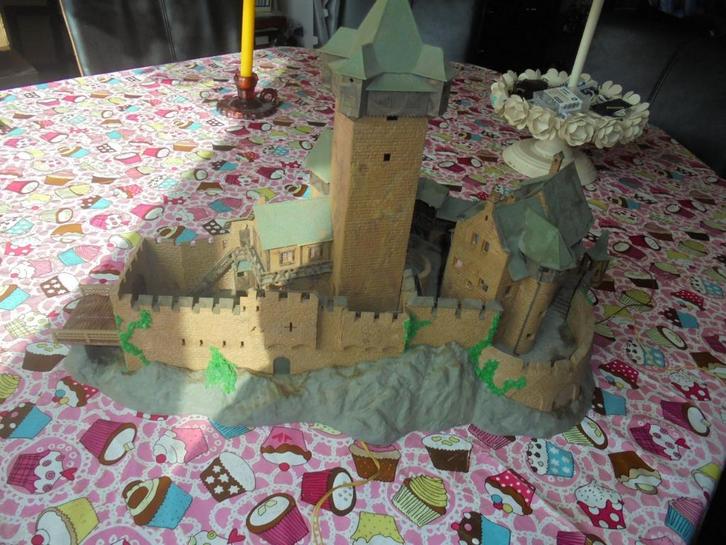Kibri ho kasteel Falkenstein verlicht-nr 39010, Hobby en Vrije tijd, Modeltreinen | H0, Gebruikt, Brug, Tunnel of Gebouw, Gelijkstroom of Wisselstroom