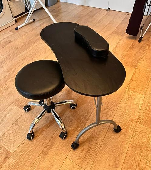 Nagelstyling Tafel met Kruk, Sieraden, Tassen en Uiterlijk, Uiterlijk | Lichaamsverzorging, Gebruikt, Ophalen of Verzenden