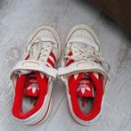 Leuke Adidas schoenen rood/beige mt 38, Kleding | Dames, Schoenen, Ophalen, Gedragen, Rood, Sneakers of Gympen
