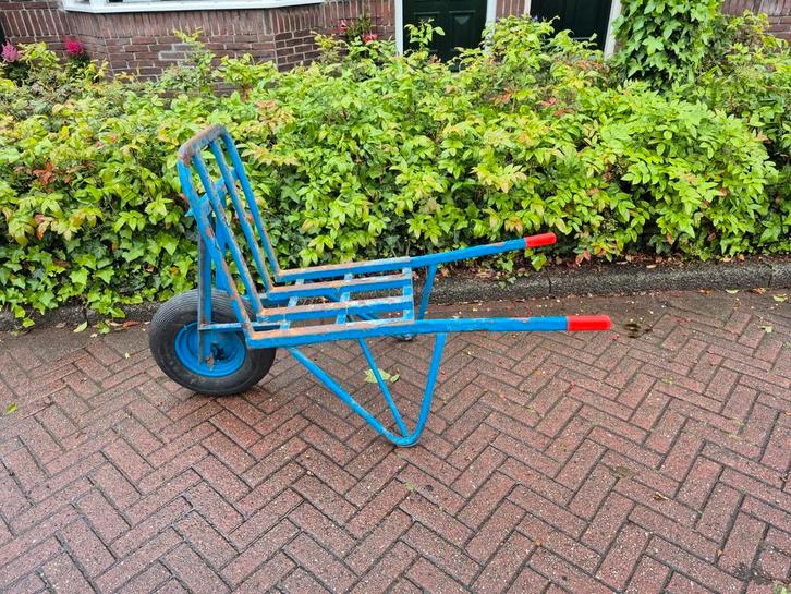 Goede sterke stenenkruiwagens en kruiwagens te huur. €7,50, Tuin en Terras, Kruiwagens, Gebruikt, Ophalen