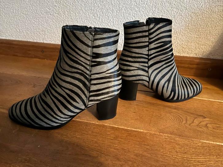 Di Lauro Zebra Enkellaarsjes Dames mt 39. Zo Goed Als Nieuw, Kleding | Dames, Schoenen, Zo goed als nieuw, Overige kleuren, Ophalen
