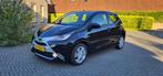 Toyota Aygo 1.0 Vvt-i X Camera-Multimedia-Bluetht Weinig KM!, Auto's, Voorwielaandrijving, Stof, Zwart, Handgeschakeld