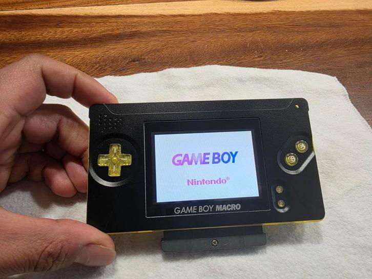 Boxy Pixel Nintendo DS Lite "Macro", Spelcomputers en Games, Spelcomputers | Nintendo DS, DS Lite, Zwart, Ophalen of Verzenden