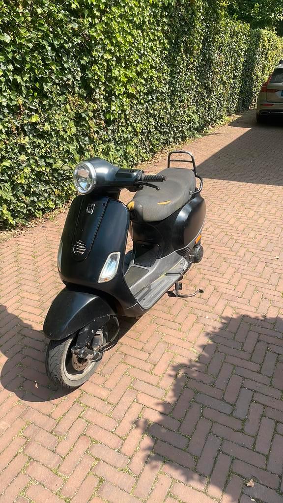 Vespa lx50 4 takt, Fietsen en Brommers, Scooters | Vespa, Gebruikt, Vespa LX, Maximaal 45 km/u, Benzine, Ophalen