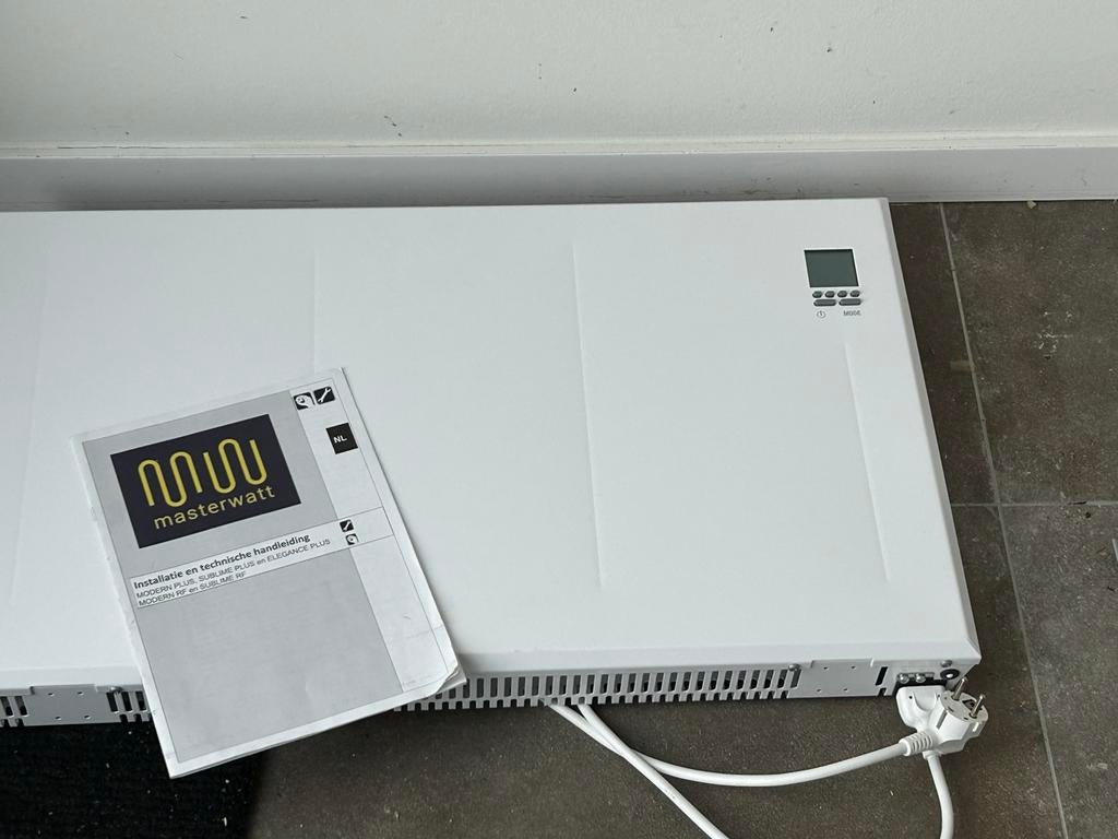 Masterwatt Modern Plus 1000W Radiator - Zo goed als nieuw, Ophalen, 30 tot 80 cm, Radiator, Zo goed als nieuw