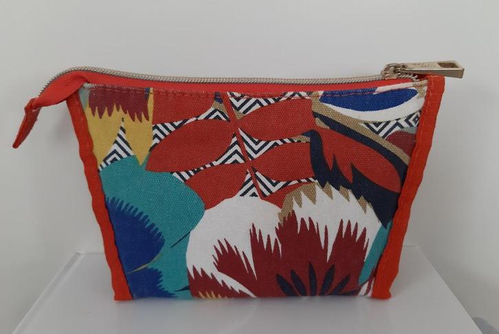 Toilettas van Estée Lauder. Gratis vouwspiegeltje., Sieraden, Tassen en Uiterlijk, Toilettassen, Zo goed als nieuw, Dame, Overige kleuren