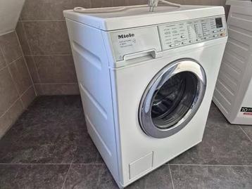 Miele V5845 wasmachine – 6 kg – 1600 toeren - Moet weg beschikbaar voor biedingen