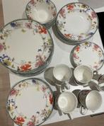 Servies Janneke Brinkman vlinder bloeme borden kopjes kommen, Ophalen of Verzenden, Zo goed als nieuw, Bord(en), Overige stijlen