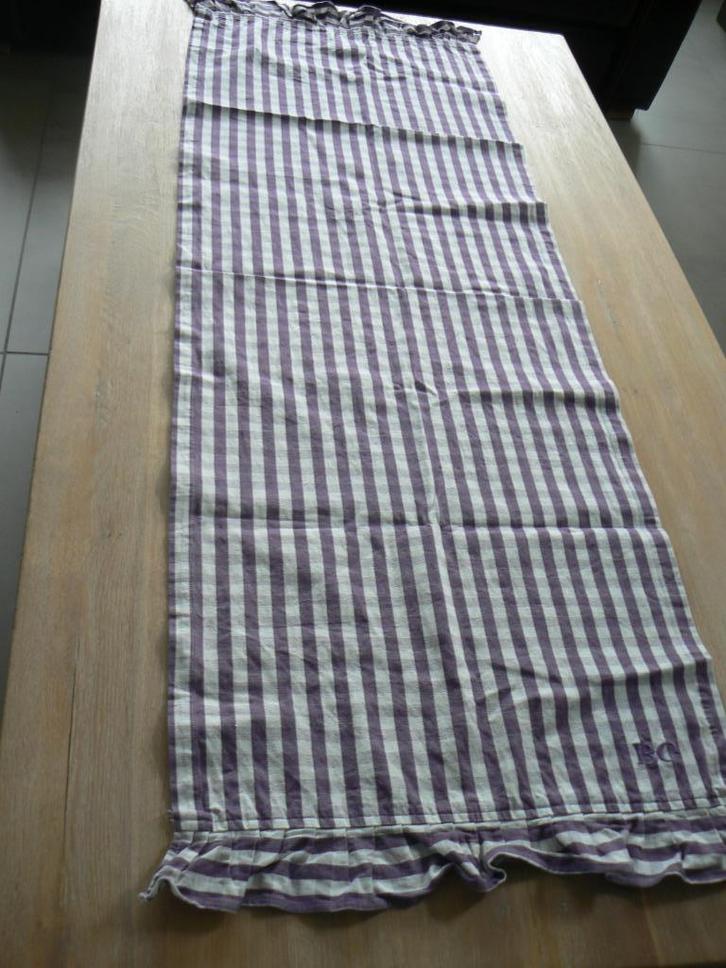 Mooie lila kleur tafelloper, Huis en Inrichting, Keuken | Textiel, Gebruikt, Tafelkleed of Tafelzeil, Ophalen of Verzenden