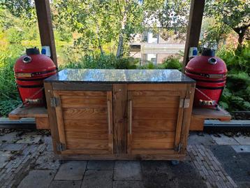 Handgemaakte Kamado Buitenkeuken met Granieten Blad beschikbaar voor biedingen