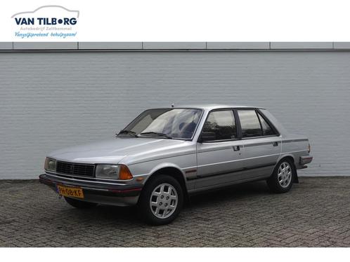 Peugeot 305 GTX | Trekhaak | Liefhebber opgelet (bj 1986), Auto's, Oldtimers, Bedrijf, Te koop, Metallic lak, Open dak, Peugeot