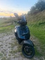 Vespa Sprint full option, Fietsen en Brommers, Ophalen, Vespa S, Zo goed als nieuw, Benzine