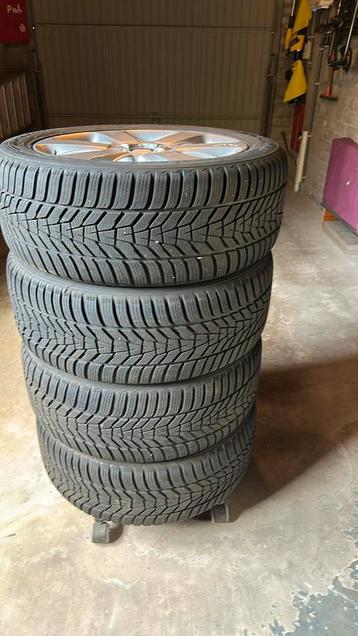 Volvo 18 inch velgen met Winterbanden beschikbaar voor biedingen