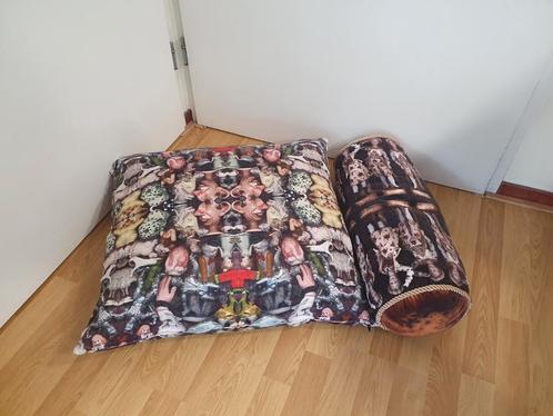 2 fluweelzachte Ikea kussens (Föremål collectie), Huis en Inrichting, Woonaccessoires | Kussens, Zo goed als nieuw, Overige kleuren