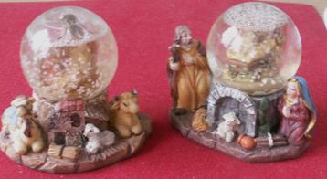 2 oude kerstballetjes met schuddebol , sneeuwbol hoogte 6,5  beschikbaar voor biedingen