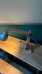 Prachtige robuuste houten bureaulamp. Tafellamp, Huis en Inrichting, Lampen | Tafellampen, Ophalen, Zo goed als nieuw, Minder dan 50 cm