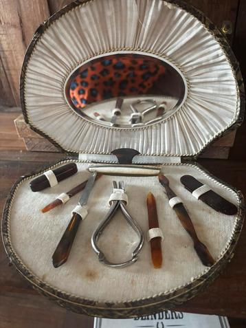 Vintage (antiek?) manicureset beschikbaar voor biedingen