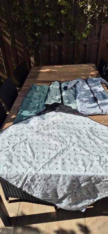 Slaapzakken en wikkeldeken beschikbaar voor biedingen