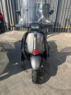 Vespa sprint PORSCHE agaat grijs, Fietsen en Brommers, Scooters | Vespa, Ophalen of Verzenden, Zo goed als nieuw