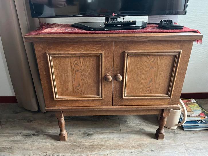 Houten kastje met deurtjes (eiken) antiek, Huis en Inrichting, Kasten | Televisiemeubels, Gebruikt, Minder dan 100 cm, 50 tot 100 cm
