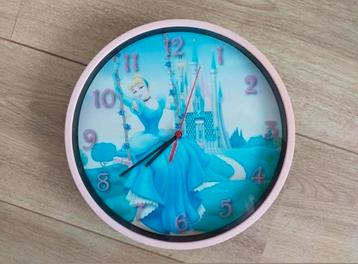 Leuke Disney Assepoester klok!
 beschikbaar voor biedingen