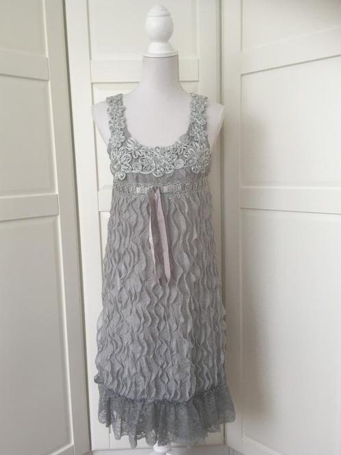 C Magnifique nieuwe grijze mouwloze jurk met kant, maat S, Kleding | Dames, Jurken, Nieuw, Maat 36 (S), Grijs, Boven de knie, Ophalen of Verzenden