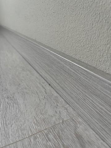 Laminaat vloer licht grijs beschikbaar voor biedingen