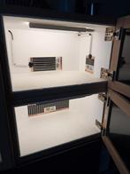 Vitrinekast geïsoleerd, Ophalen, Gebruikt