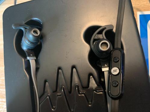 Oortjes In-Ear Oplaadbaar + Blue Tooth compleet *, Telecommunicatie, Mobiele telefoons | Oordopjes, Zo goed als nieuw, In gehoorgang (in-ear)