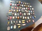 Ongeveer 100 oude verschillende sleutelhangers van merken., Ophalen of Verzenden, Gebruikt, Merk