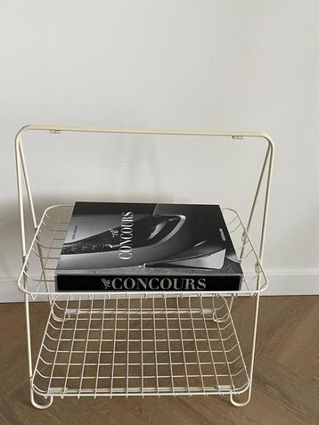 Vintage boeken/tijdschriften rekje beschikbaar voor biedingen