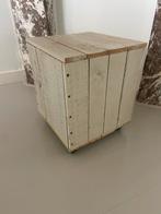 Houten bijzet tafeltje op wielen kubusblok, Ophalen, Minder dan 45 cm, Minder dan 55 cm, Rechthoekig