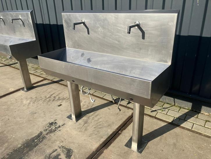 Wasgoot - Delabie - RVS - 2 kranen - 3 stuks, Doe-het-zelf en Verbouw, Sanitair, Gebruikt, Wastafel, Rvs, Ophalen