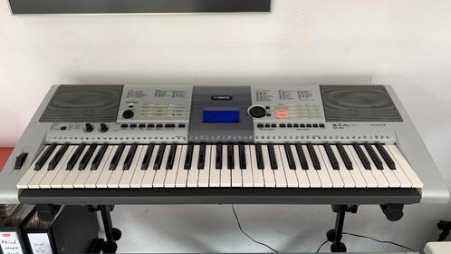 YAMAHA PSR-E403 portable keyboard, Muziek en Instrumenten, Keyboards, Gebruikt, 61 toetsen, Yamaha, Aanslaggevoelig, Ophalen
