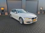 Prachtige BMW 320I Touring Automaat PDC NAVI Cruisecontrol, Auto's, Euro 5, Zwart, 4 cilinders, Wit