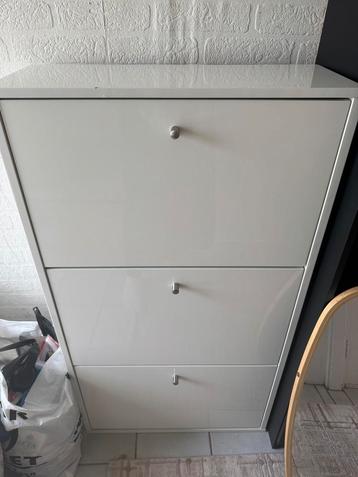 Schoenenkast  beschikbaar voor biedingen