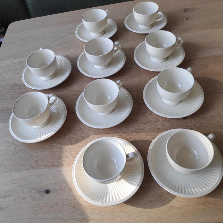 Wedgewood servies thee kopjes en schotel. 10-delig, Huis en Inrichting, Keuken | Servies, Zo goed als nieuw, Overige typen, Wedgwood