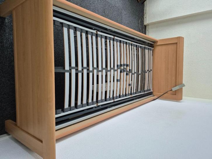 Senioren hoog laag bed., Huis en Inrichting, Slaapkamer | Bedden, Gebruikt, Eenpersoons, 90 cm, 200 cm, Hout, Bruin, Verstelbaar