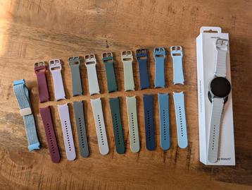 Samsung galaxy watch 7 44mm silver met bandjes beschikbaar voor biedingen